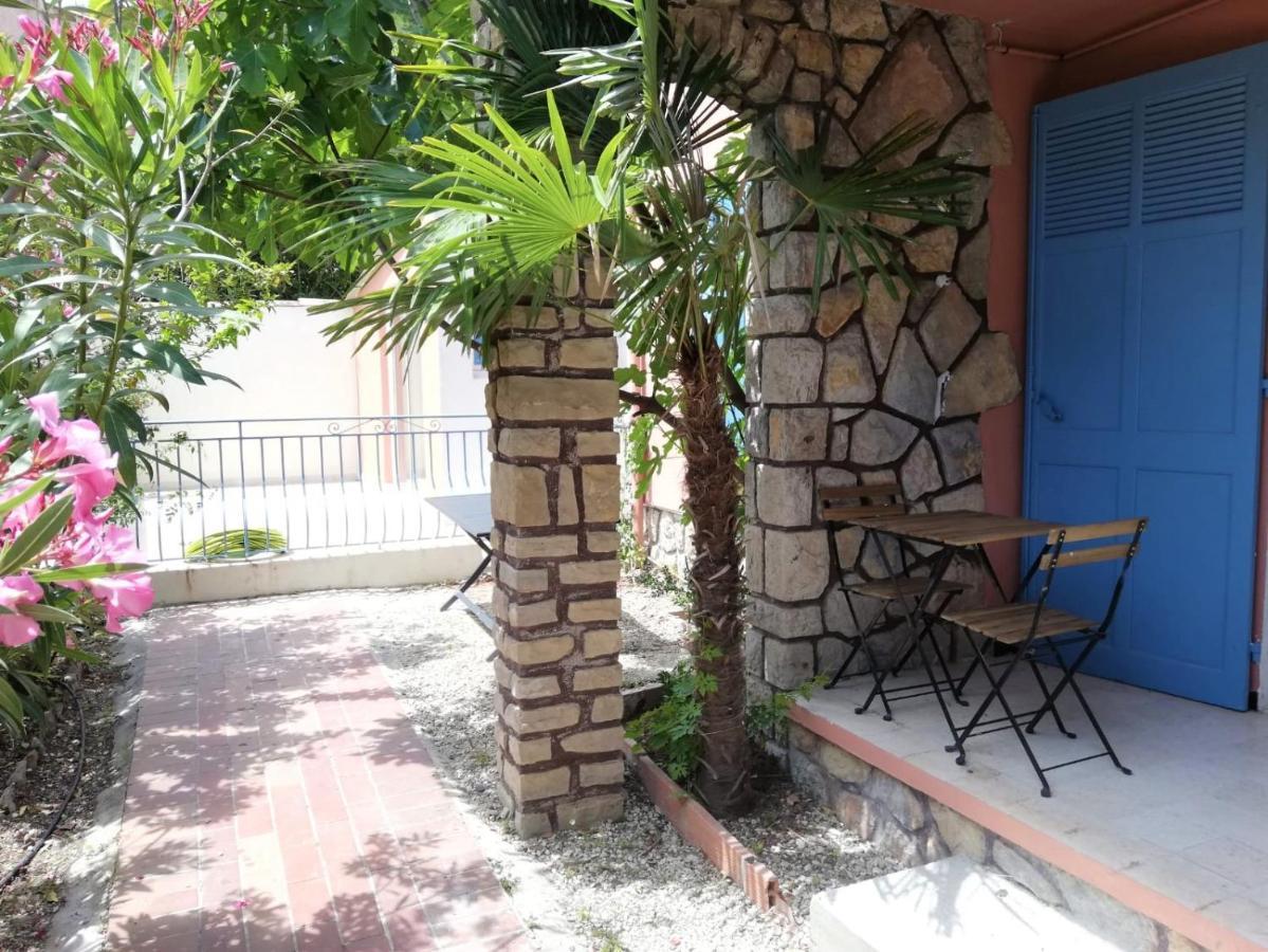 Beaux Appartements 3 Pieces Avec Espaces Exterieurs Et Parking - Proche Plage 耶尔 外观 照片