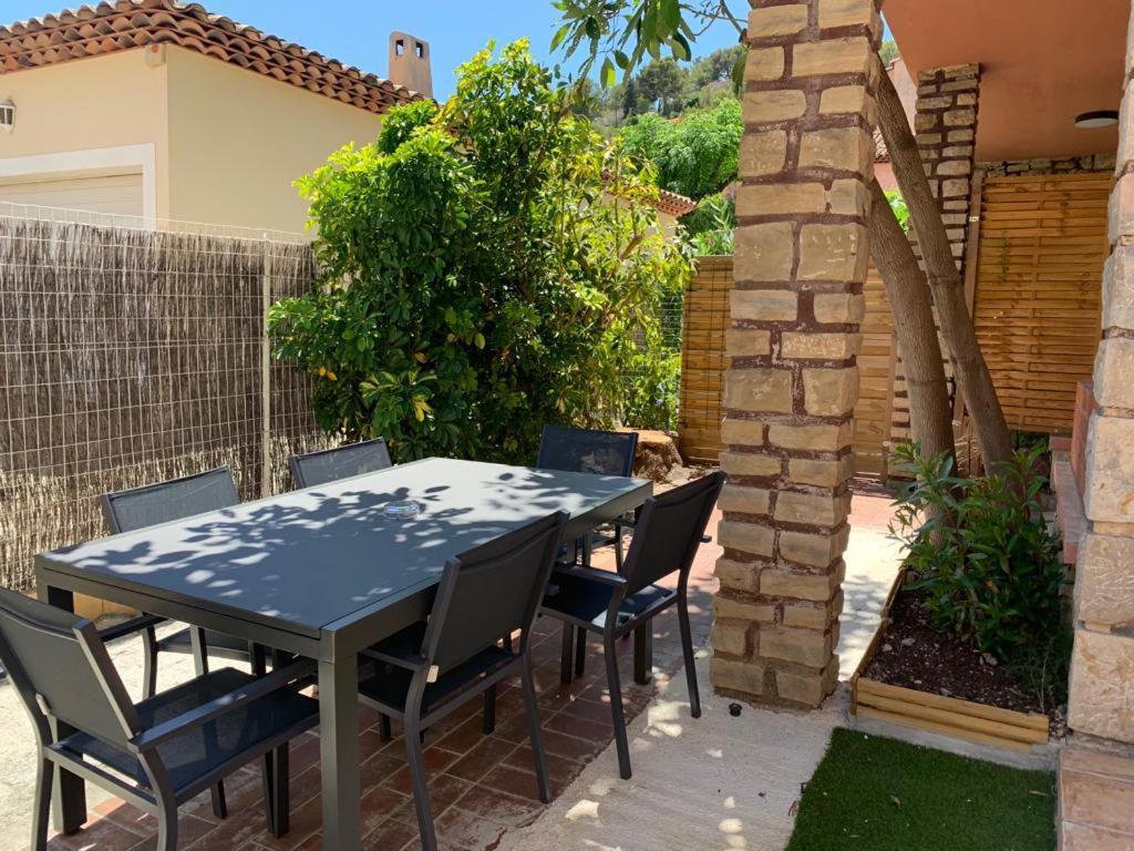 Beaux Appartements 3 Pieces Avec Espaces Exterieurs Et Parking - Proche Plage 耶尔 外观 照片